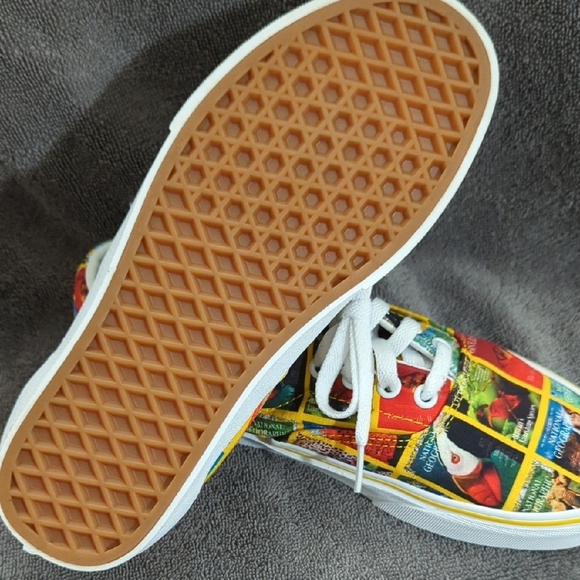 Vans Multicolor Graphic Sneakers - Picture 7 of 9